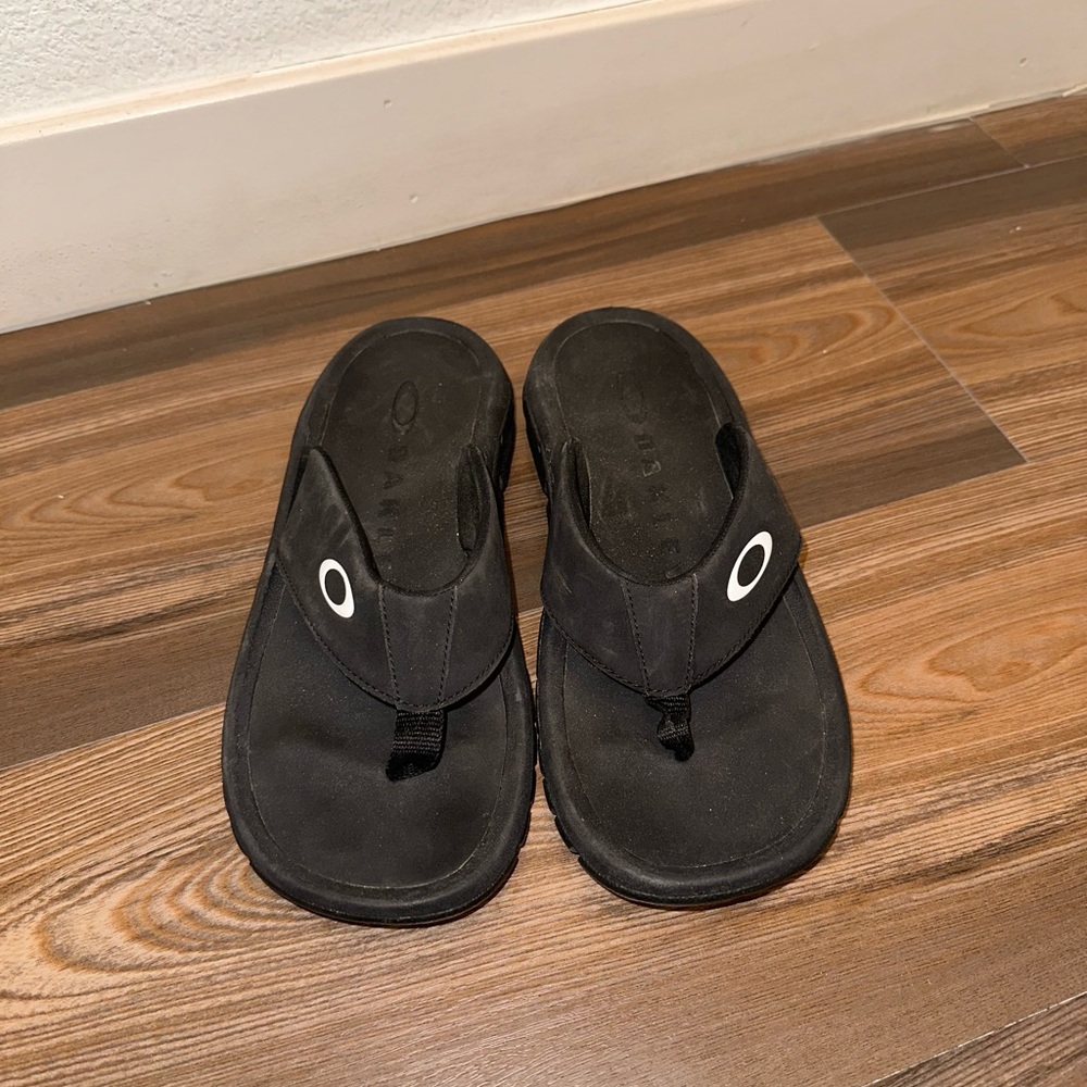 Oakley flip flops